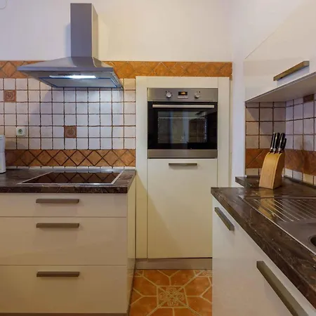 In 39155 * 茨里克韦尼察