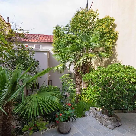 In 39155 度假居 茨里克韦尼察