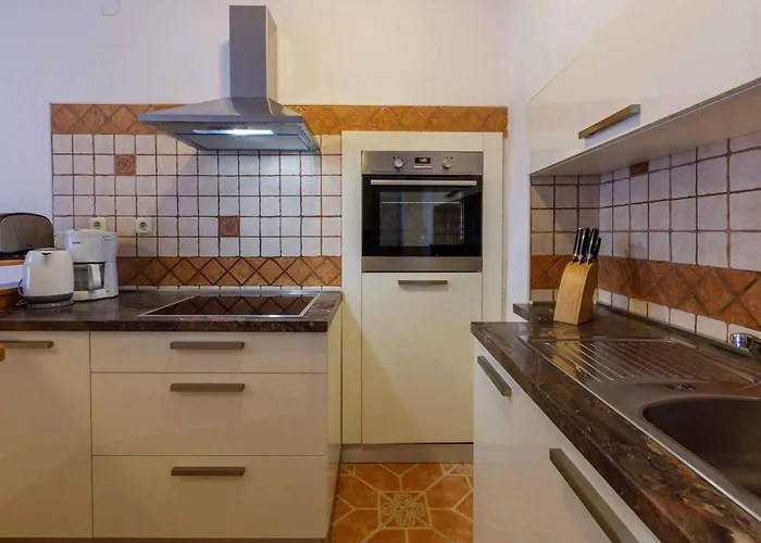 In 39155 * 茨里克韦尼察