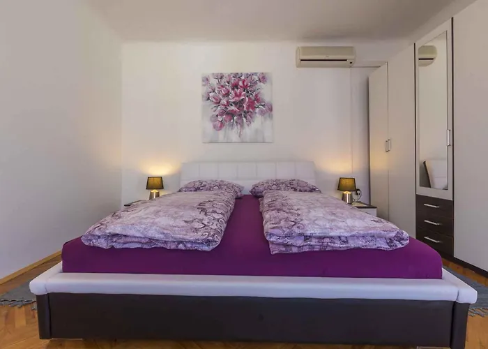 In 39155 度假居 茨里克韦尼察