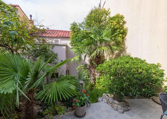 In 39155 度假居 茨里克韦尼察